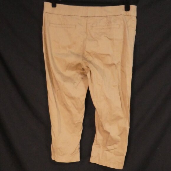LEE | 14 medium | Chic Khaki Capri Pants with Pockets - Picture 2 of 15